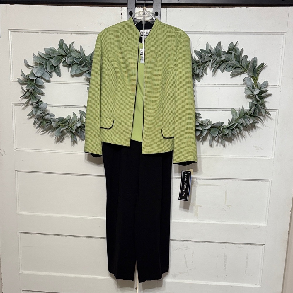 3 Piece Women’s Suit Set NWT